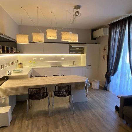 Desenzano Luxury Apartment Desenzano del Garda Exterior foto