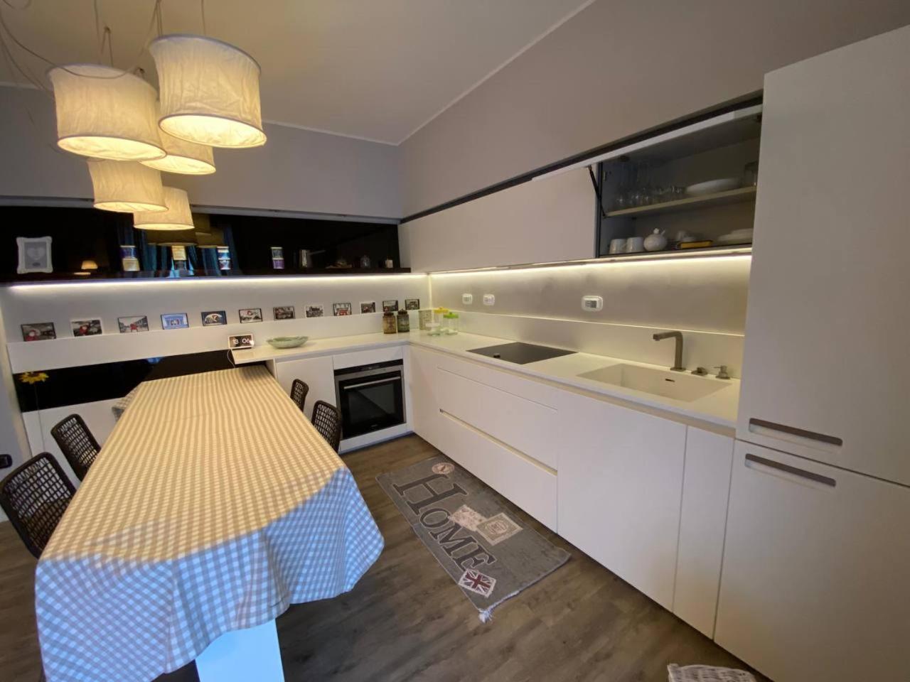 Desenzano Luxury Apartment Desenzano del Garda Exterior foto